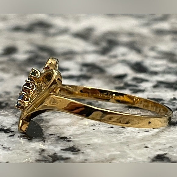 Heart Promise Ring Gold Tone Multicolor Gemstone Sample minimalist Ring Sz 6.75 - Picture 6 of 10